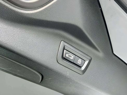 Used 2022 BMW X7 M50i AWD/4WD image 17