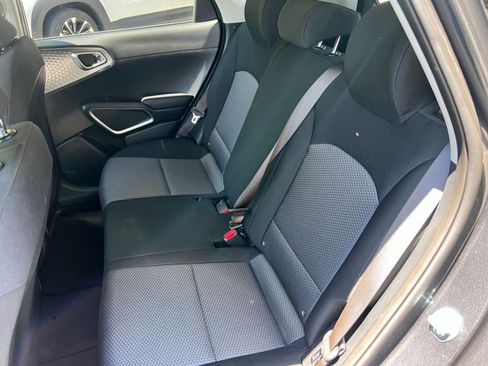 Used 2025 Kia Soul LX w/ LX Technology Package image 21