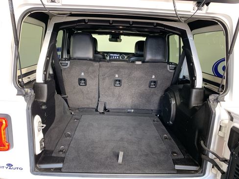 Used 2019 Jeep Wrangler Unlimited Sahara AWD/4WD image 34