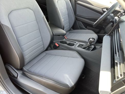 New 2026 Volkswagen Jetta SE FWD image 7