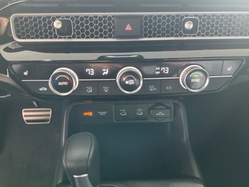 Used 2025 Honda Civic Sport image 13