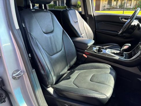 Used 2016 Ford Edge Titanium FWD image 15