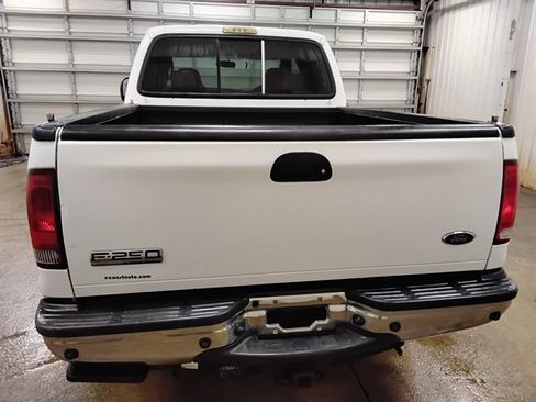 Used 2005 Ford F250 Lariat image 8