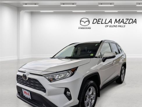Used 2020 Toyota RAV4 XLE w/ Convenience Package AWD/4WD image 4