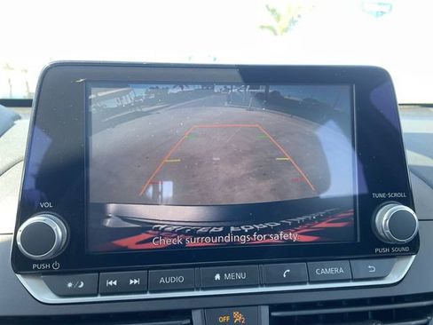 Used 2023 Nissan Altima 2.5 SV image 14