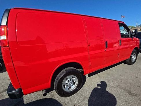 Used 2019 Chevrolet Express 2500 w/ Driver Convenience Package image 14