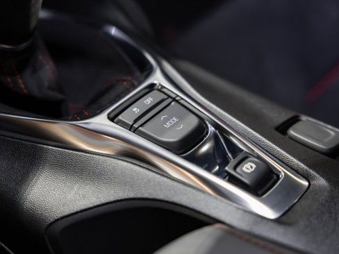 Used 2018 Chevrolet Camaro ZL1 image 26