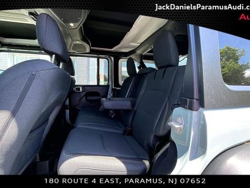 Used 2024 Jeep Wrangler Unlimited AWD/4WD image 18