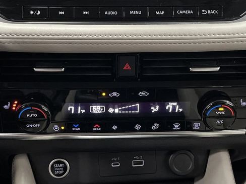 Used 2023 Nissan Rogue SL w/ SL Premium Package image 21