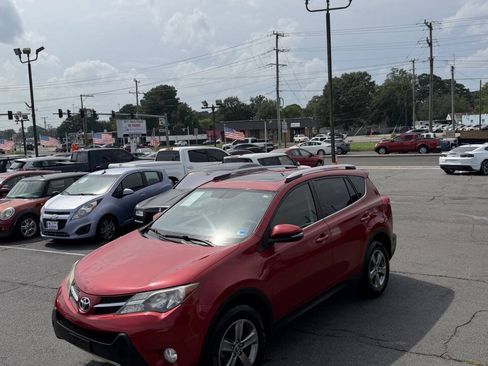 Used 2015 Toyota RAV4 XLE AWD/4WD image 5