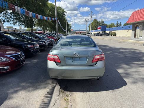 Used 2009 Toyota Camry LE FWD image 5