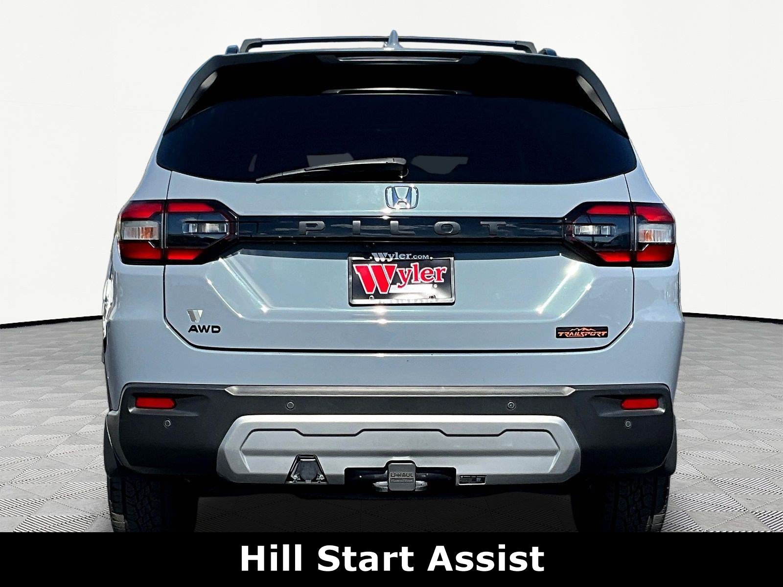 Used 2024 Honda Pilot TrailSport image 5