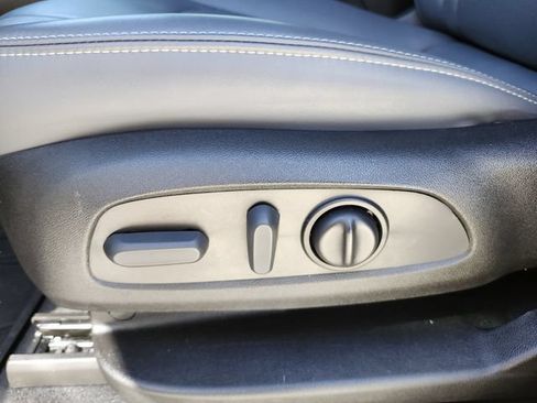 Used 2023 Buick Enclave Essence w/ Trailering Package, 5000 lbs. FWD image 23