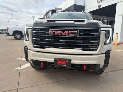 Used 2026 GMC Sierra 2500 AT4 w/ AT4 Premium Plus Package image 9