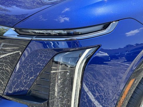 Certified 2026 Cadillac Vistiq Sport w/ LPO, Floor Liner Package AWD/4WD image 9