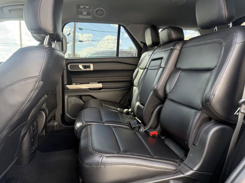Used 2023 Ford Explorer XLT w/ Equipment Group 202A image 14