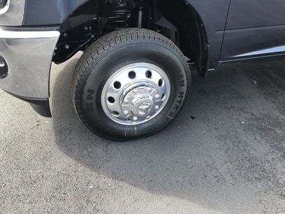 New 2026 RAM 3500 Tradesman w/ Chrome Appearance Group