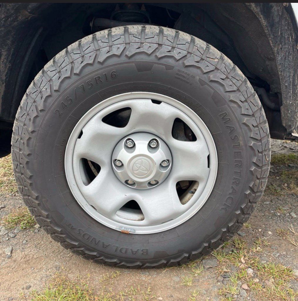 Used 2017 Toyota Tacoma SR RWD image 11