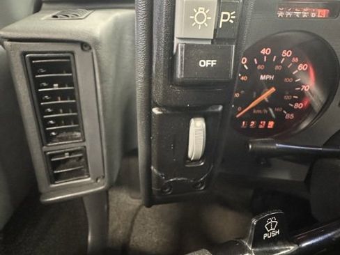 Used 1988 Pontiac Fiero image 23