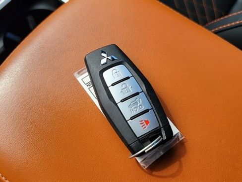Used 2022 Mitsubishi Outlander SEL image 29