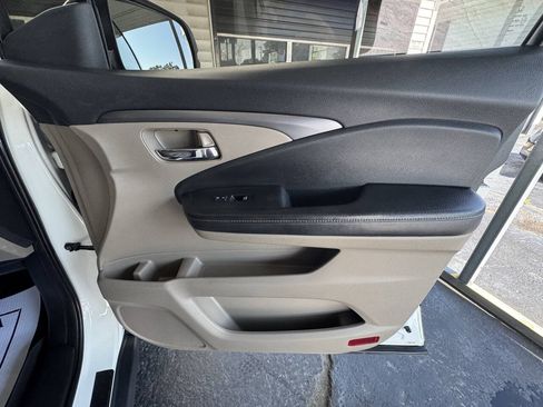 Used 2017 Honda Ridgeline RTL-T image 41