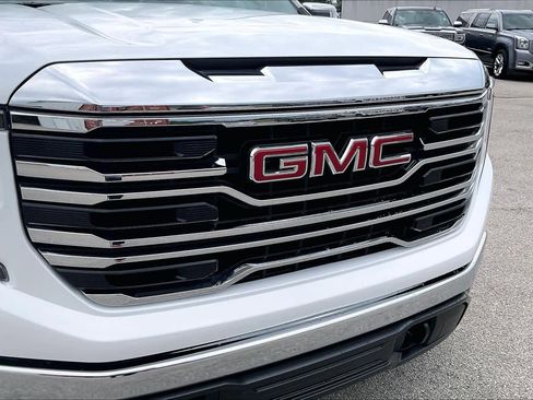 Used 2024 GMC Sierra 1500 SLT w/ SLT Premium Package image 29