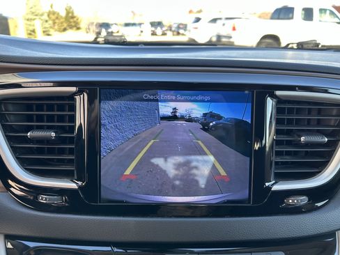 Used 2017 Chrysler Pacifica Touring w/ Tire & Wheel Group image 26