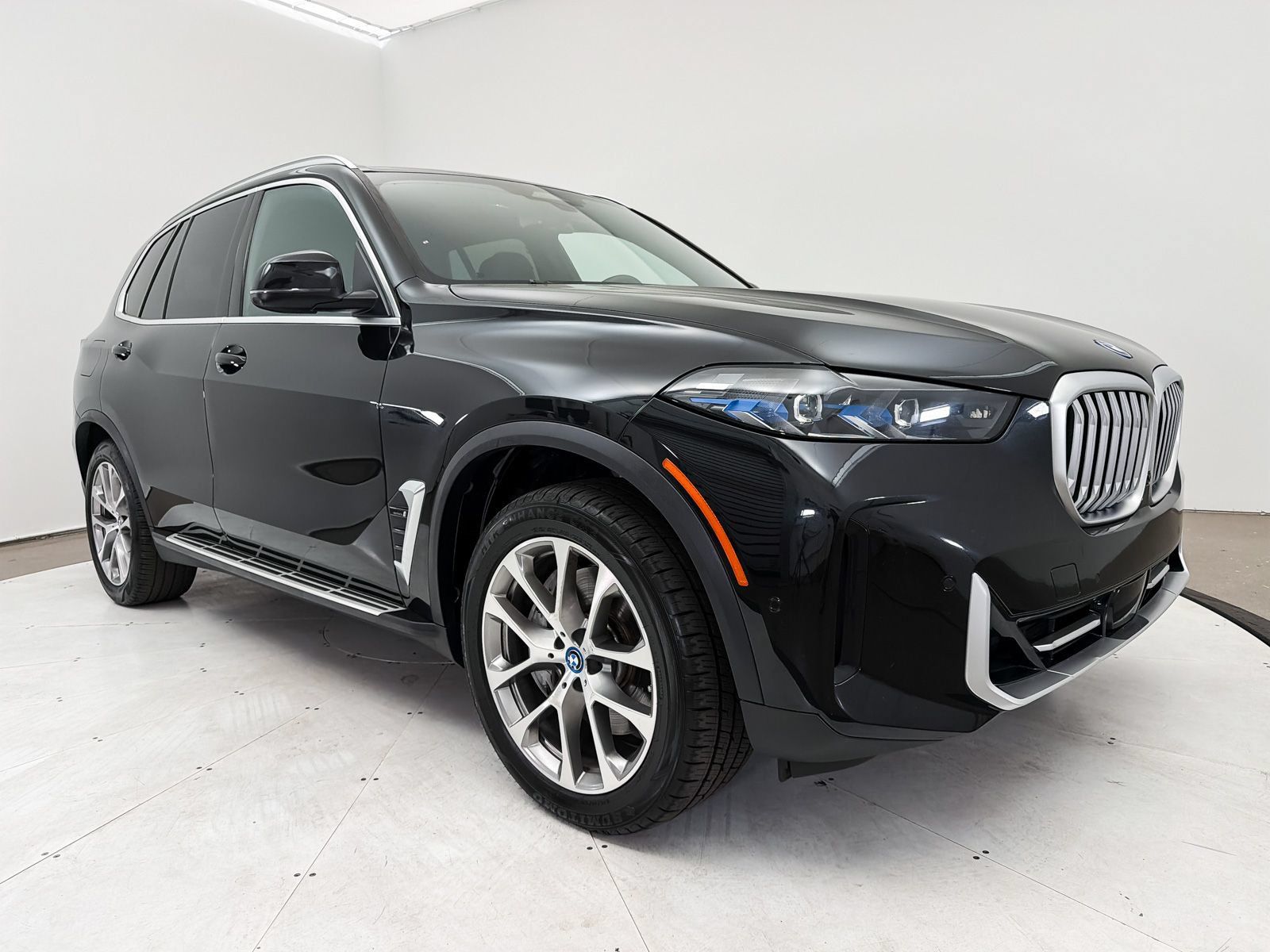 Used 2024 BMW X5 xDrive50e AWD/4WD image 11