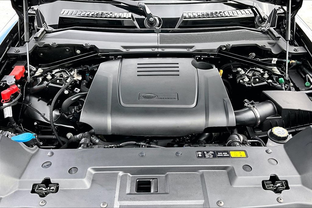 New 2026 Land Rover Defender 110 S AWD/4WD image 12
