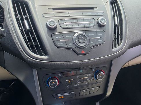 Used 2017 Ford Escape SE FWD image 9