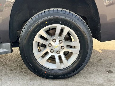 Used 2015 Chevrolet Suburban LT RWD image 24