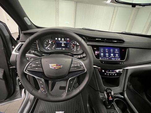 New 2026 Cadillac XT5 Premium Luxury w/ LPO, Floor Liner Package AWD/4WD image 16
