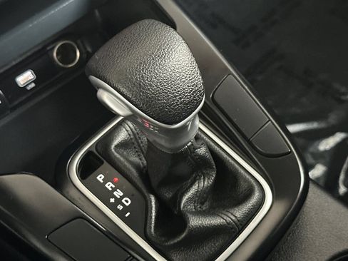 Used 2025 Kia Soul LX w/ LX Technology Package FWD image 22