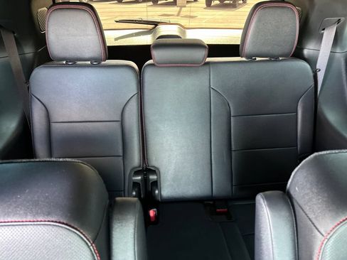 Used 2025 Chevrolet Traverse Z71 w/ Enhanced Driving Package AWD/4WD image 22