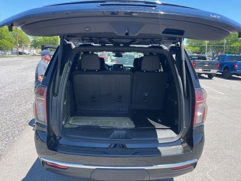 Used 2023 Chevrolet Tahoe LT w/ LT Signature Plus Package AWD/4WD image 17