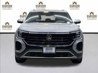 Used 2024 Volkswagen Atlas Cross Sport SE video 2