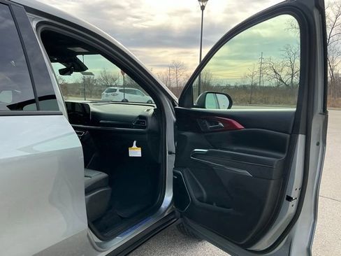 New 2026 Chevrolet Traverse Z71 w/ Enhanced Driving Package AWD/4WD image 48