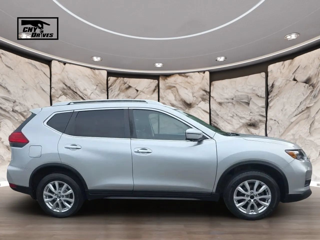 Used 2017 Nissan Rogue SV w/ SV Premium Package AWD/4WD image 4