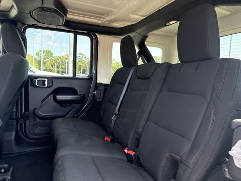 Used 2021 Jeep Wrangler Unlimited Sport AWD/4WD image 29