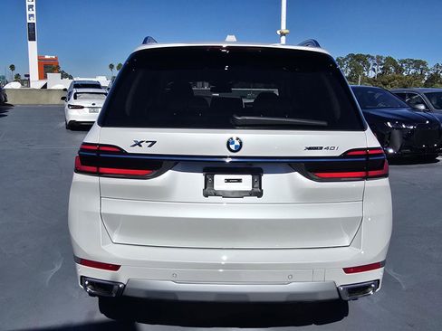 New 2026 BMW X7 xDrive40i w/ Premium Package image 4