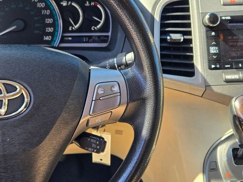 Used 2010 Toyota Venza FWD image 36