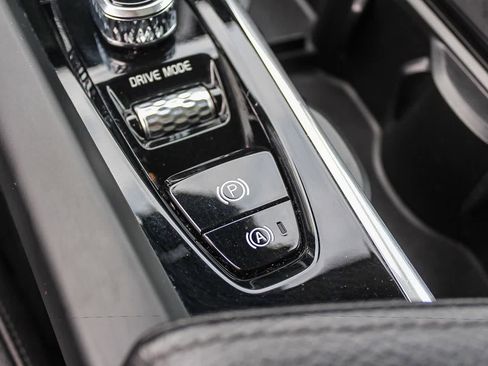 Used 2018 Volvo XC60 T8 Momentum AWD/4WD image 35