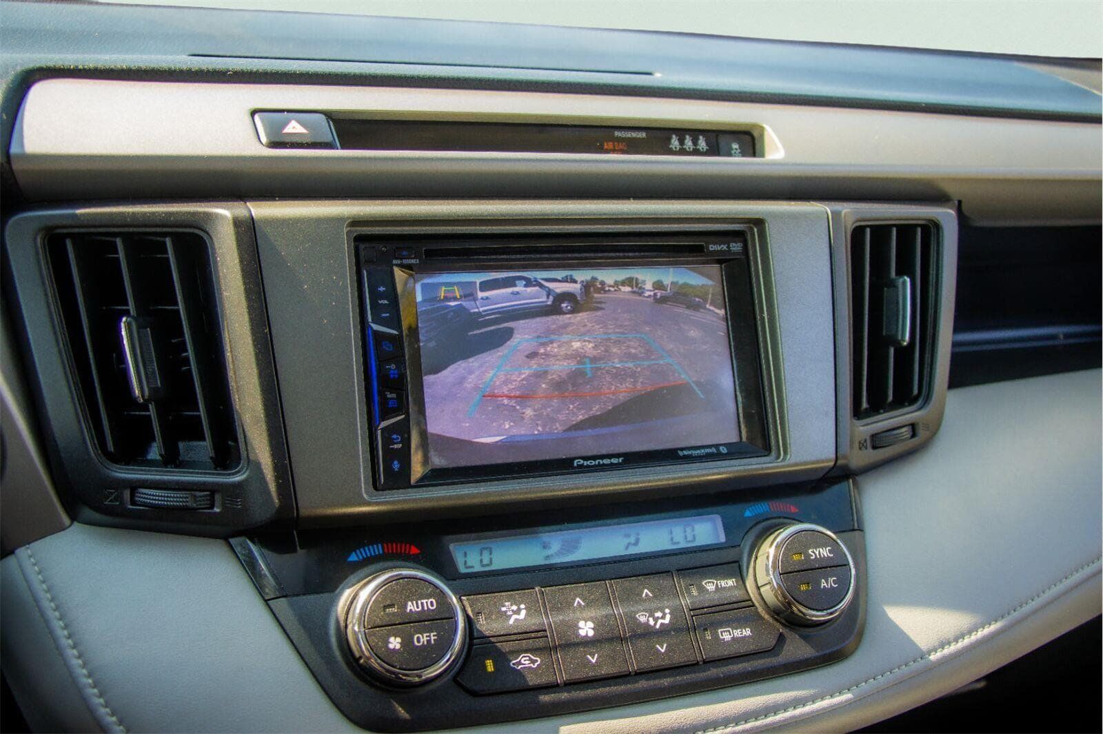Used 2018 Toyota RAV4 XLE FWD image 15