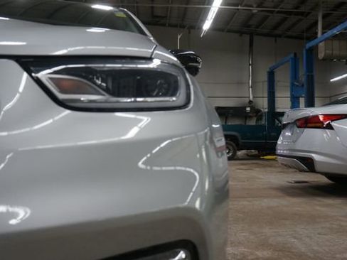 Used 2024 Chrysler Pacifica Touring-L image 71