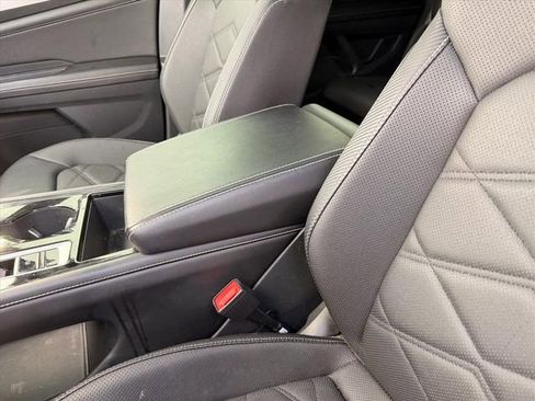 Used 2024 Volkswagen Atlas Cross Sport SE image 12