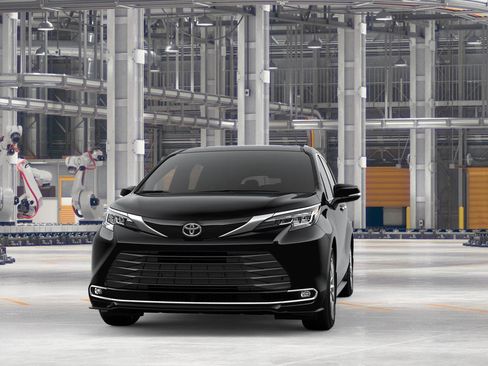 New 2026 Toyota Sienna Limited image 18