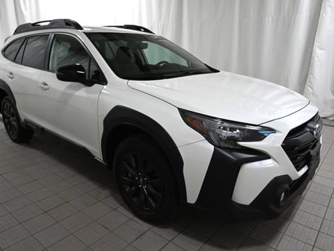 Certified 2025 Subaru Outback Onyx Edition AWD/4WD image 14