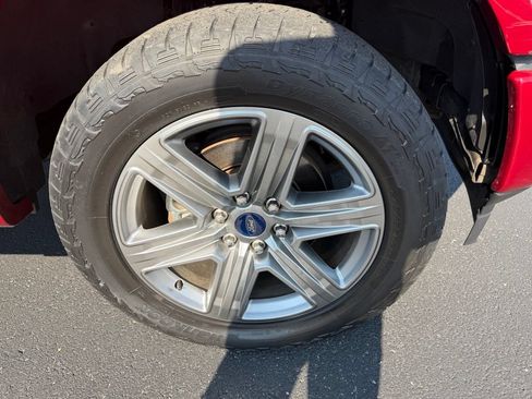Used 2018 Ford F150 XLT w/ Equipment Group 302A Luxury AWD/4WD image 13