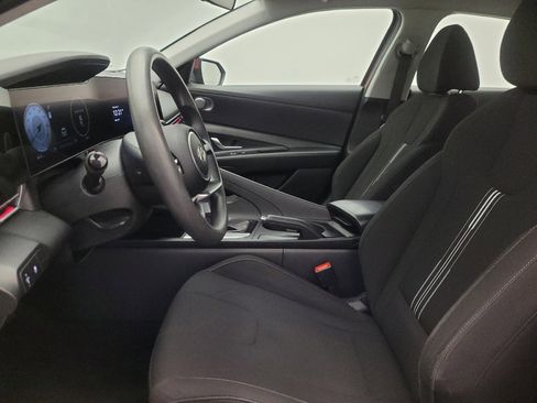 Used 2024 Hyundai Elantra SEL FWD image 17