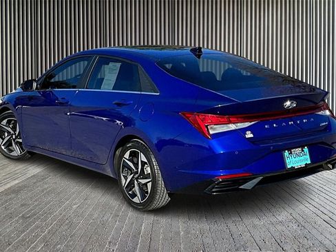 Used 2022 Hyundai Elantra Limited image 2